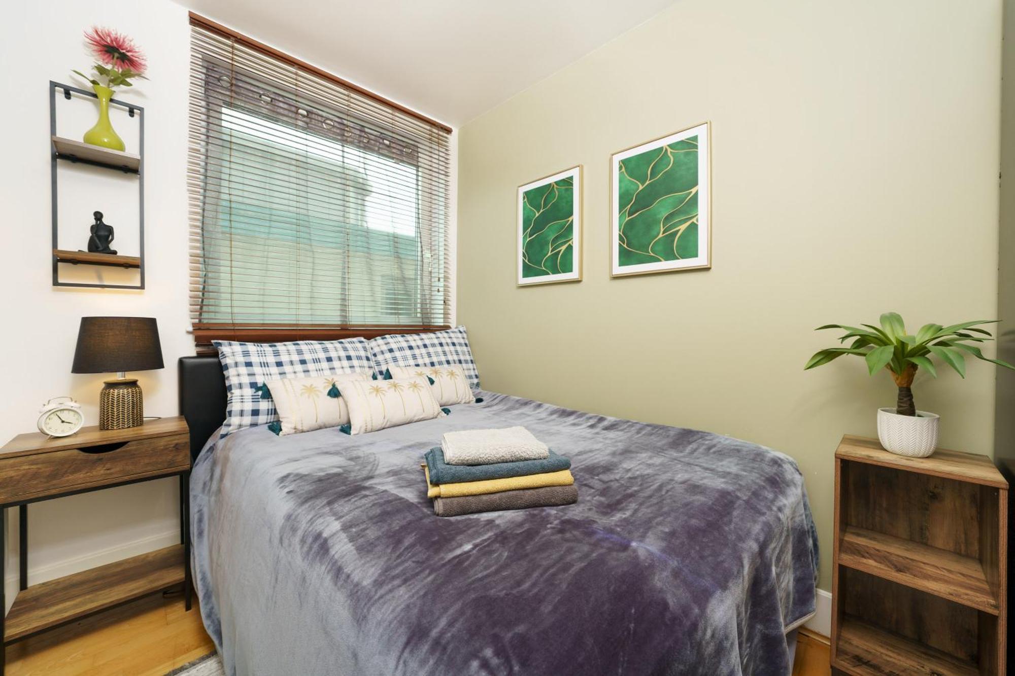 לונדון St George Thames Apartment מראה חיצוני תמונה