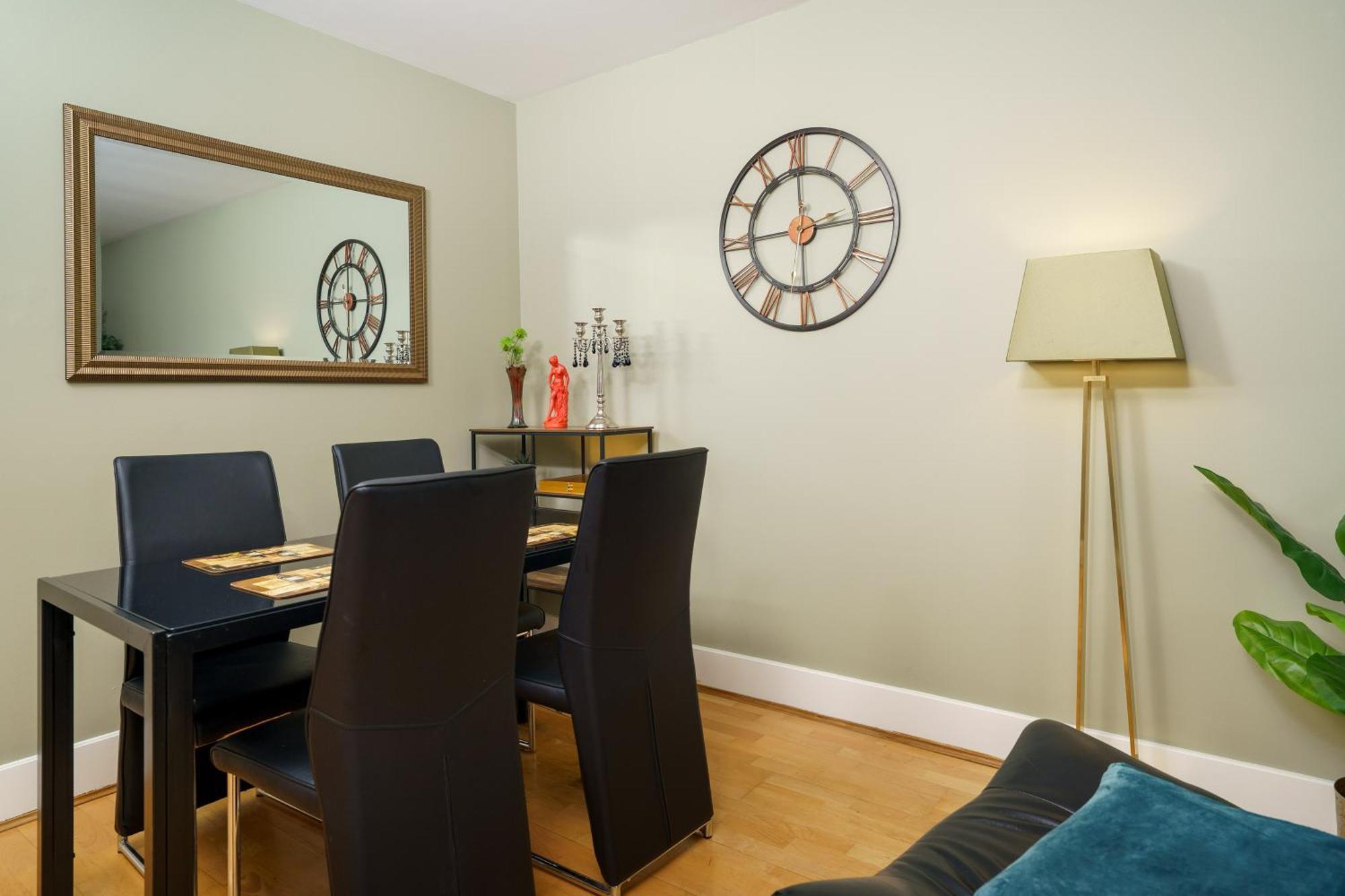 לונדון St George Thames Apartment מראה חיצוני תמונה
